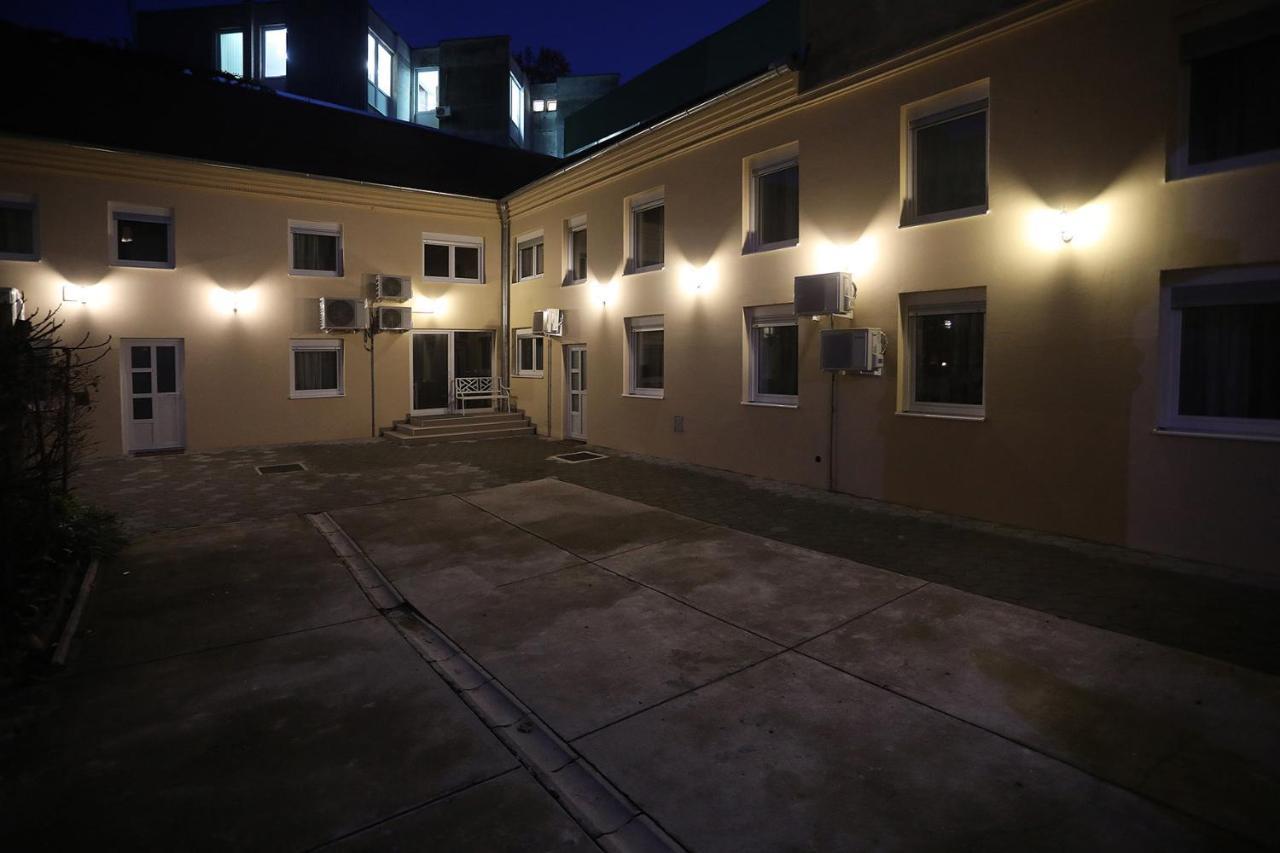 Home Apartmani I Sobe Osijek Bagian luar foto