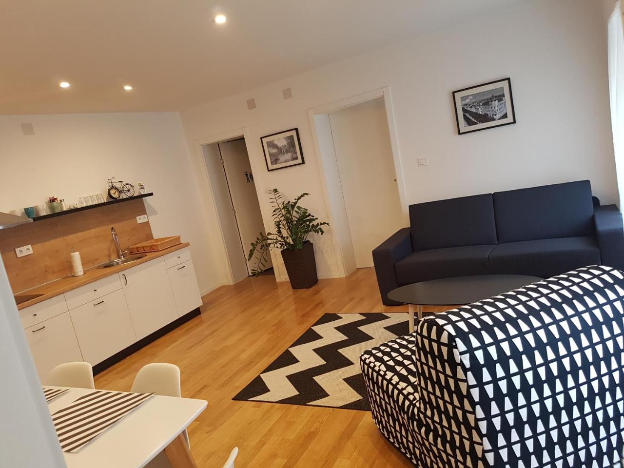 Home Apartmani I Sobe Osijek Bagian luar foto