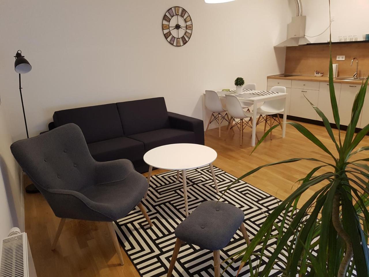 Home Apartmani I Sobe Osijek Bagian luar foto