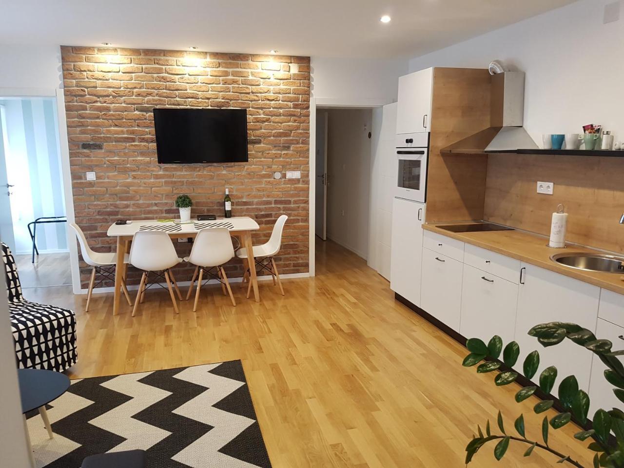 Home Apartmani I Sobe Osijek Bagian luar foto