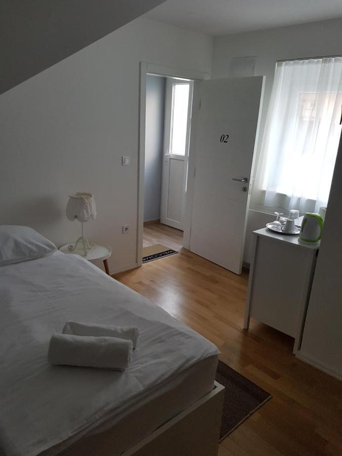 Home Apartmani I Sobe Osijek Bagian luar foto
